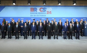 Γιατί η Σύνοδος των BRICS+ προκάλεσε αναστάτωση στην Δύση: Η Ρωσία δεν είναι σε απομόνωση &amp; το μέλλον του δολαρίου απειλείται