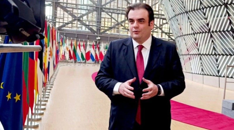 Financial Times: Ο Πιερρακάκης ένας από τους βασικούς διεκδικητές για την προεδρία του Eurogroup