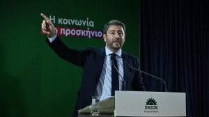 Ανδρουλάκης: Δεν είμαστε στην ίδια όχθη της ιστορίας με Μητσοτάκη και Τσίπρα